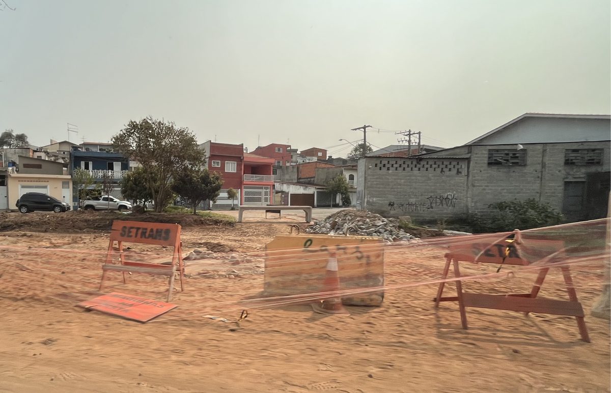 Prefeitura de Poá realiza importante obra de drenagem no Córrego Paredão, beneficiando região da divisa com Ferraz de Vasconcelos